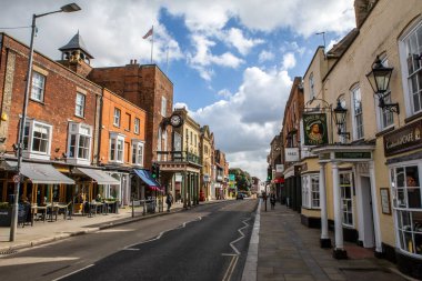 Essex, İngiltere - 24 Mart 2023: Essex, İngiltere 'deki Maldon kasabasındaki Ana Cadde' ye bakın.