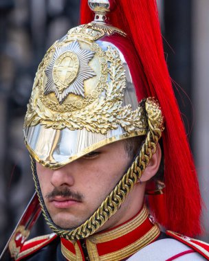 Londra, İngiltere - 30 Mart 2023: Londra, İngiltere 'deki At Muhafızları Geçit Töreni' nde resmedilen Kralların Cankurtaranı Portresi.