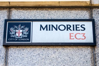 Londra, İngiltere - 17 Nisan 2023: Londra, İngiltere 'de Minories Sokağı.