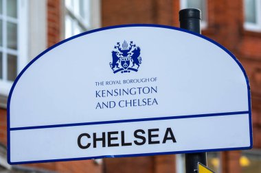 Londra, İngiltere - 14 Mart 2023: Londra, İngiltere 'deki Kensington ve Chelsea Kraliyet Borough' dan Chelsea 'ye girerken bir işaret.