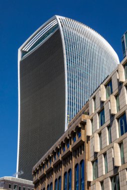 Muhteşem 20 Fenchurch Sokağı gökdeleni, aynı zamanda Walkie-Talkie Binası olarak da bilinir, Londra, İngiltere 'de..