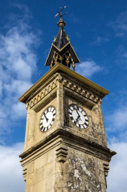 İngiltere 'nin Wight Adası' ndaki Shanklin 'deki Kordon üzerinde bulunan Saat Kulesi' nin yakın çekimi..