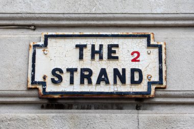 Liverpool, İngiltere 'de The Strand için bir sokak tabelası.