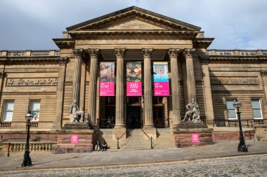 Liverpool, İngiltere - 20 Eylül 2024: İngiltere 'nin Liverpool kentindeki Walker Sanat Galerisi.