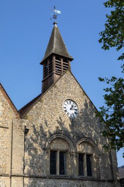 İngiltere 'nin Suffolk kentindeki tarihi Bury St. Edmunds kasabasındaki Moyses Hall Müzesi' nin dışı..