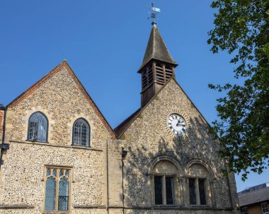 İngiltere 'nin Suffolk kentindeki tarihi Bury St. Edmunds kasabasındaki Moyses Hall Müzesi' nin dışı..