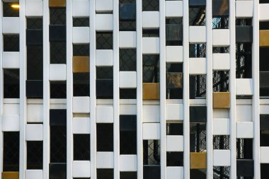 Kanada 'nın Calgary şehrinde, 6 ST SW ve 8 AVE SW kavşağındaki modern bir binanın mimari parçası