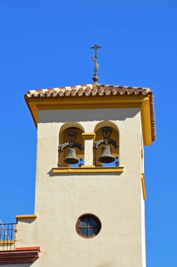 İspanya, Malaga 'daki Enrico Navarro Meydanı' ndaki Aziz Peter Kilisesi 'nin çan kulesi.