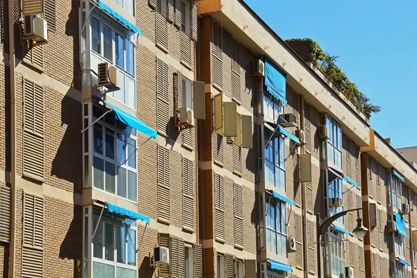 İspanya, Malaga 'daki Serna Caddesi' ndeki konut binası.