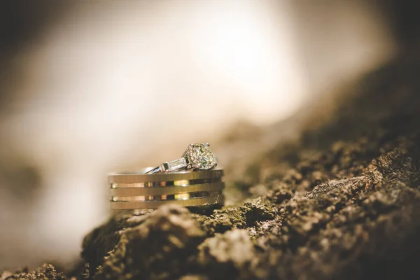 Esta Imagem Close Deslumbrante Anéis Casamento Captura Beleza Simbolismo Tradição — Fotografia de Stock