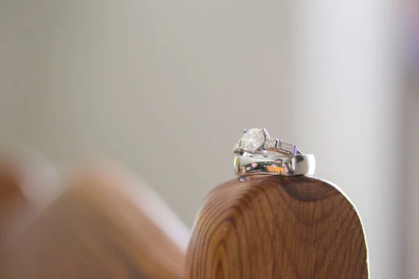 Αυτή Εκπληκτική Κοντινή Εικόνα Των Δαχτυλιδιών Γάμου Αποτυπώνει Την Ομορφιά — Φωτογραφία Αρχείου