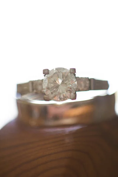 Lenyűgöző Közeli Kép Jegygyűrűkről Megragadja Imádott Esküvői Hagyomány Szépségét Szimbolikáját — Stock Fotó