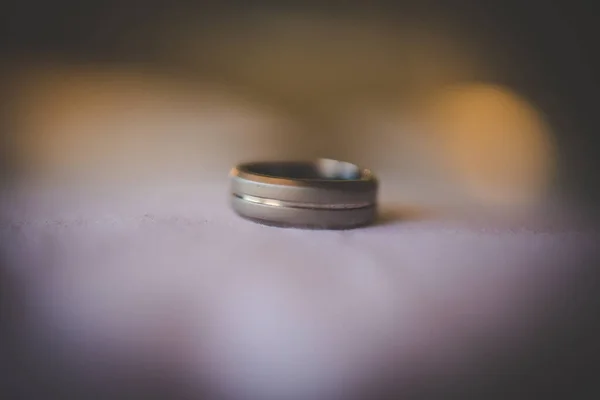 Citra Close Yang Menakjubkan Dari Cincin Kawin Ini Menangkap Keindahan — Stok Foto