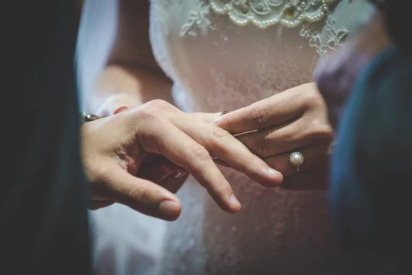 Beautiful Image Captures Intimate Moment Couple Exchanging Wedding Rings Real — Stock Photo, Image