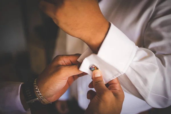 Tento Podmanivý Obraz Ukazuje Ženichův Svatební Oděv Včetně Jeho Obleku — Stock fotografie