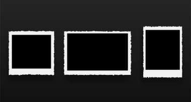 Yırtık kenarlı fotoğraf çerçeveleri. Resimler ve resimler için boş kareler ve anlık vektör geliştirme ile gerçekçi tasarım öğesi