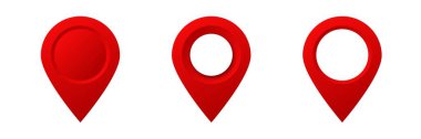 Eşsiz delik tasarımlı üç tane kırmızı lokasyon iğnesi. Haritalar, seyahat veya navigasyon araçları için ideal.