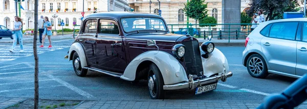 stock image Arad ,Arad- Romania - 06.11.2023: Old Classic car Mercedes-Benz