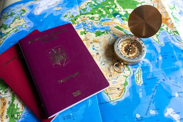 Pasaportes Mapa Para Viajar Brújula Antigua Mapa —  Fotos de Stock