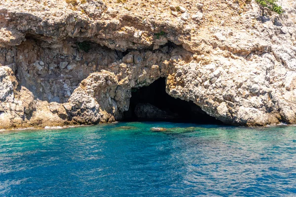 Barlang Tengeri Hullámok Fantasztikus Sziklás Part Búvárkodás Hely Alanya Törökország — Stock Fotó