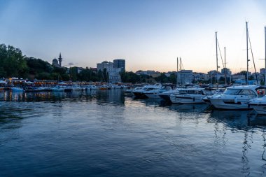 Romanya 'nın Köstence kentindeki Karadeniz' deki Turistik Tomis Limanı