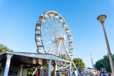 Dönme dolap eğlence parkı