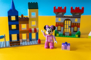 Arad, Romanya - 2 Şubat 2025: Lego ürünü Minnie mouse City 