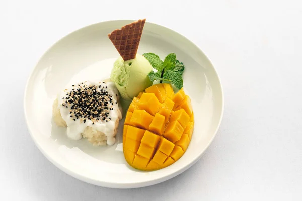 Mango Mit Sticky Rice Und Pandan Eis Thai Berühmtes Dessert Stockfoto