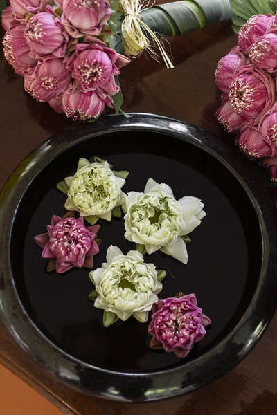 Arrangement Fleurs Traditionnelles Lotus Blanc Rouge Cambodia — Photo