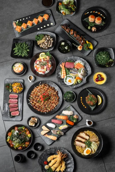 Багато Традиційних Гастрономічних Страв Японської Кухні Різноманітність Сірому Фоні — стокове фото