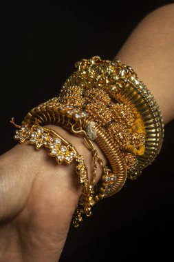 Kamboçya 'daki Khmer Apsara kostümünün ve geleneksel dans figürlerinin ayrıntıları.