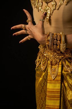 Kamboçya 'daki Khmer Apsara kostümünün ve geleneksel dans figürlerinin ayrıntıları.