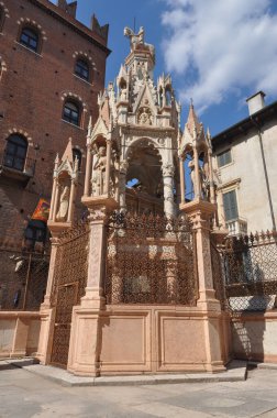 Arche scaligere çeviri Scaliger Tombs Verona, İtalya