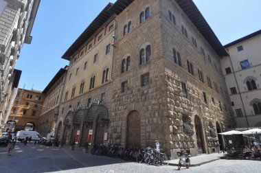 FLORENCE, İtalya - CIRCA HAZİRAN 2022: Odeon sinema ve tiyatrosu