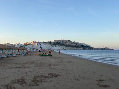 VİESTE, İTALYA - CIRCA AĞUSTust 2020: Sahil manzarası