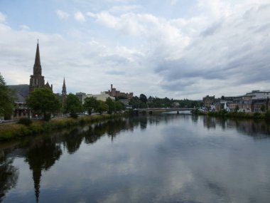 Inverness, İskoçya 'daki Ness Nehri.