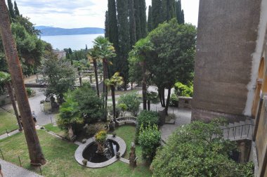 GARDON RIVIERA, İtalya - CIRCA AĞUSTOS 2021: Il Vittoriale degli Italiani Gabriele D 'Annunzio' nun Evi