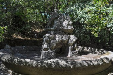 Holy Grove namı diğer Canavarlar Parkı 16. yüzyılda Bomarzo, İtalya 'da inşa edildi.