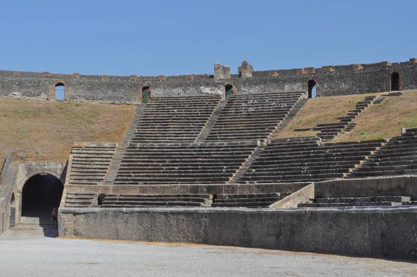 Ruínas Anfiteatro Antiga Cidade Romana Pompeia Enterrada Sob Cinzas Vulcânicas — Fotografia de Stock