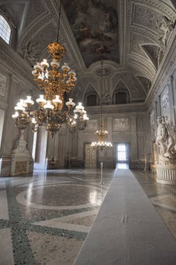 CASERTA, İtalya - CIRCA AĞUSTOS 2020: Kraliyet Sarayı namı diğer Reggia iç görünümü