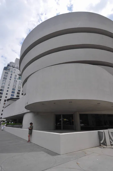 Nueva York Circa Julio 2022 Museo Guggenheim Diseñado Por Frank —  Fotos de Stock