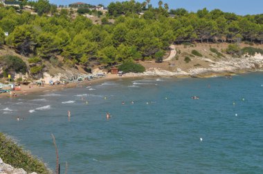 VİESTE, İTALYA - CIRCA AĞUSTust 2020: Sahil manzarası