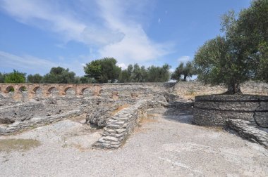 Grotte di Catullo çeviri: Catullus Grottoes Sirmione, İtalya
