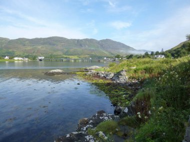 İngiltere 'deki Eilean Donan gelgit adasının manzarası