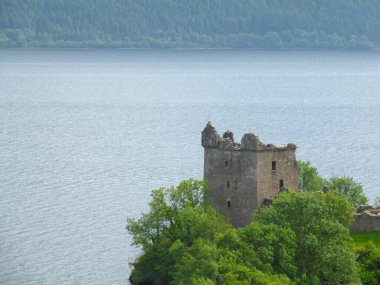 Urquhart, İngiltere 'deki Urquhart Kalesi harabeleri