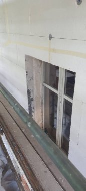 İnşaat alanında dış İzolasyon ve Bitiş Sistemi duvarı