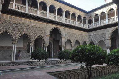 SEVILLA, İspanya - 20 AĞUSTOS 2023: Kraliyet Alcazar Sarayı