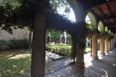 VERONA, ITALY - 27 AĞUSTOS 2021: Juliet Capulet 'in Mezarı Giulietta Capuleti tarafından William Shakespeare' in ünlü aşk trajedisi Romeo ve Juliet