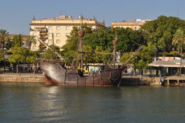 İspanya, Sevilla 'daki Guadalquivir Nehri