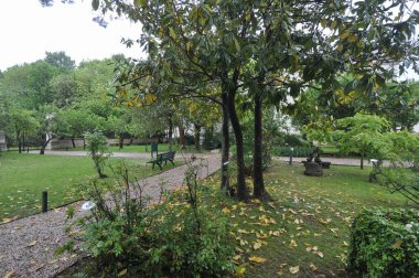 Müze Gypsotheca Antonio Canova müzesi bahçeleri